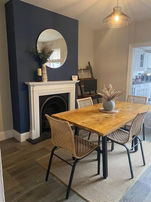 Homely 2-Bed Terrace With Log Burner Lincoln Exterior photo